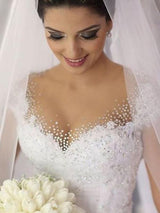 Duchesse-Linie V-Ausschnitt Ärmellos Tüll Bodenlange Brautkleid mit Perlen verziert