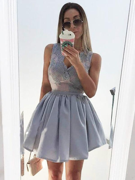 A-Linie/Princess-Linie V-Ausschnitt Satin Ärmellos Kurze/Mini Kleid mit Applikationen