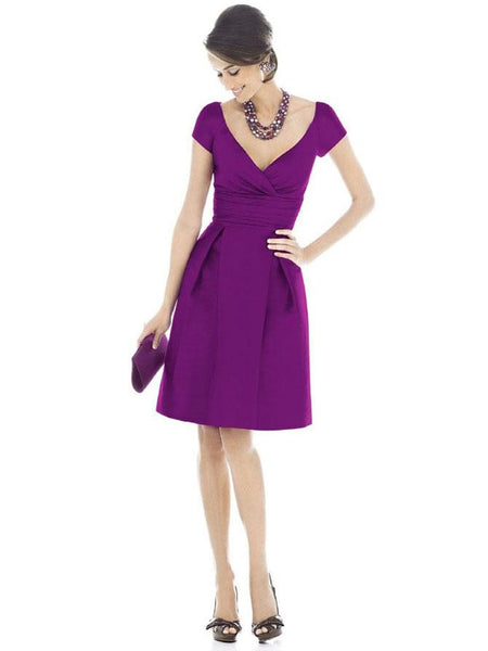 A-Linie/Princess-Linie V-Ausschnitt Kurze Ärmel Satin Knie-Länge Brautmutterkleid mit Rüschen