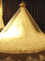 Duchesse-Linie Herzausschnitt Hof-schleppe Ärmellos Tüll Brautkleid mit Perlen verziert