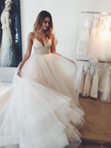 Duchesse-LinieSpaghettiträger Hof-schleppe Ärmellos Tüll Brautkleid mit Kristalle