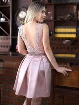 A-Linie/Princess-Linie V-Ausschnitt Satin Ärmellos Kurze/Mini Cocktailkleid mit Applikationen