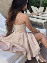A-Linie/Princess-Linie Spaghettiträger Satin Ärmellos Kurze/Mini Cocktailkleid mit Rüschen