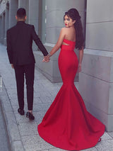 Trompete/Meerjungfrau-Linie Herzausschnitt Satin Ärmellos Sweep/Pinsel zug Abendkleid mit Rüschen