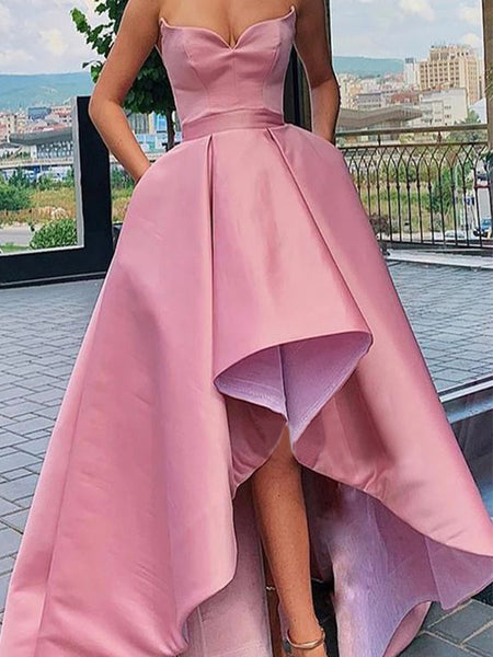 A-Linie/Princess-Linie Trägerlos Asymmetrisch Satin Rüschen Ärmellos Abiballkleid